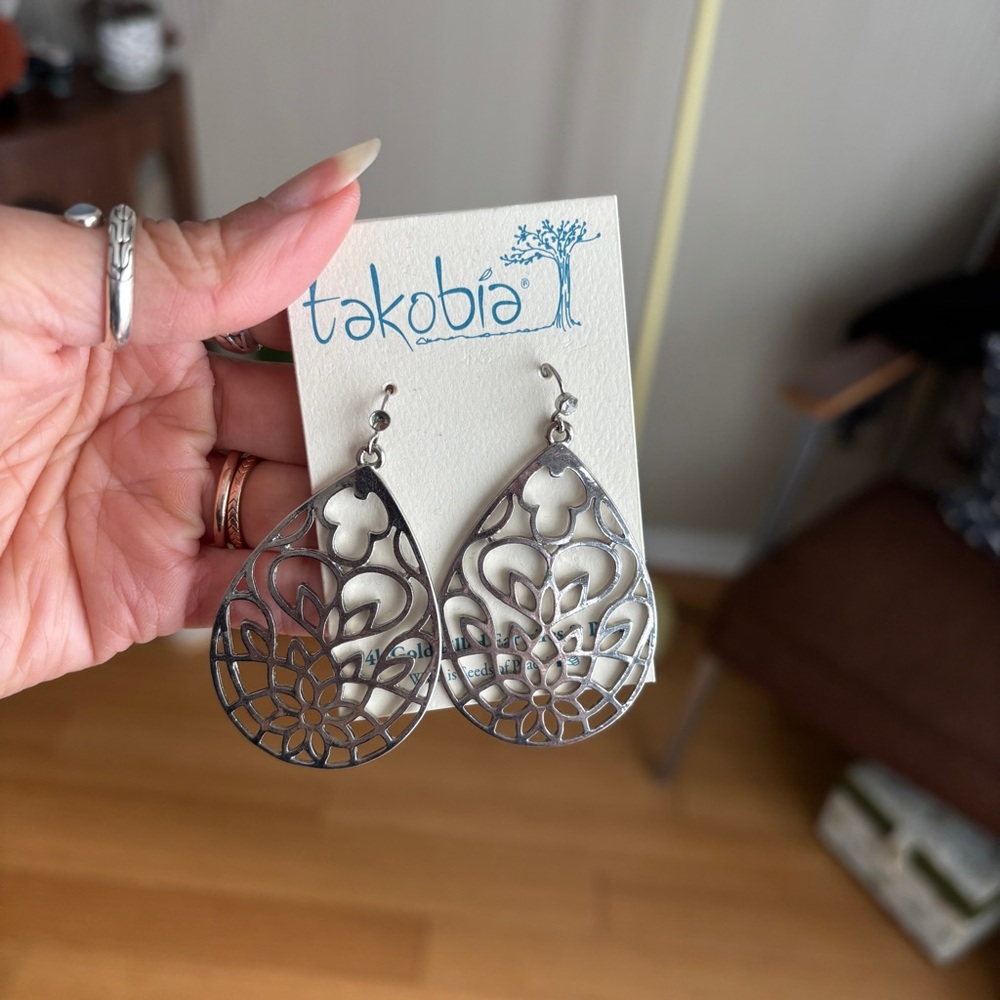 Takobia y2k silver floral dangle earrings